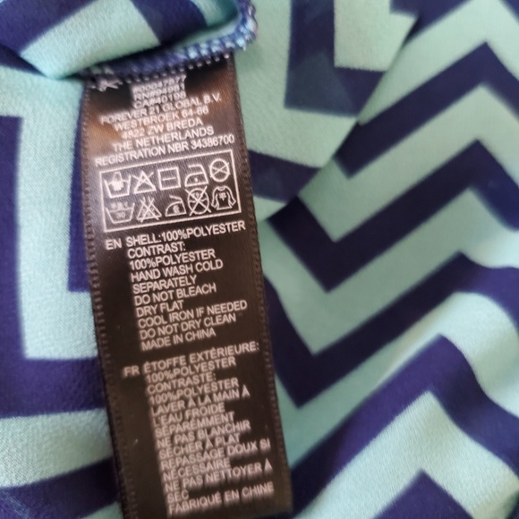 Shirt - Picture 4 of 6